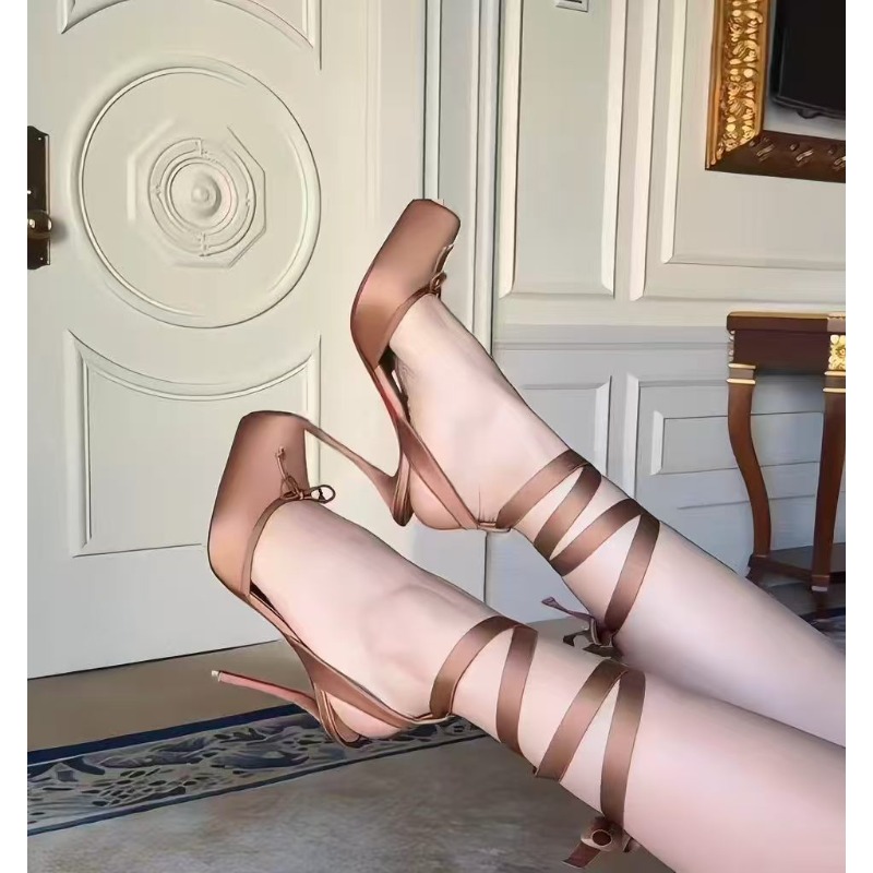 Ankle Strap Attachment - Красные туфли на высоком каблуке, женские